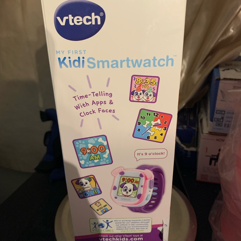 VTech Kidizoom Smartwatch in Purple‎ and White - Picture 8 of 9